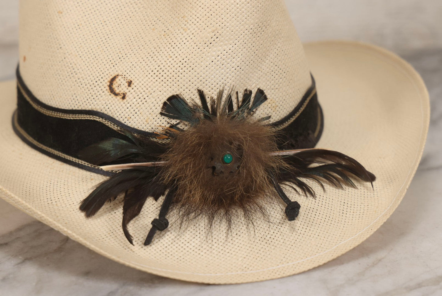 Lot 103 - Modern “A Genuine Charlie 1 Horse Original” White Straw Cowboy Hat, Made In U.S.A.., Size Medium