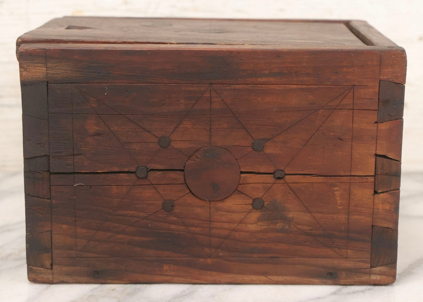 Lot 008 - Antique Handmade Folk Art Dovetailed Wood Box With Sliding Lid And Compass Star Inlay Design, 5-1/4" H
