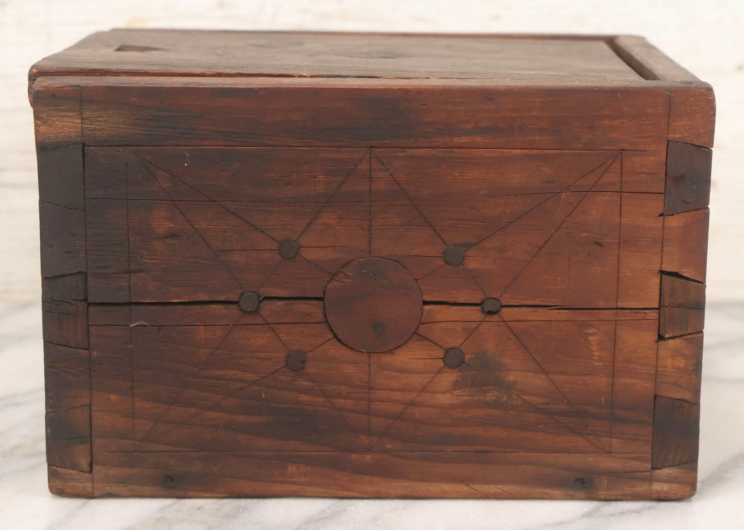 Lot 008 - Antique Handmade Folk Art Dovetailed Wood Box With Sliding Lid And Compass Star Inlay Design, 5-1/4" H