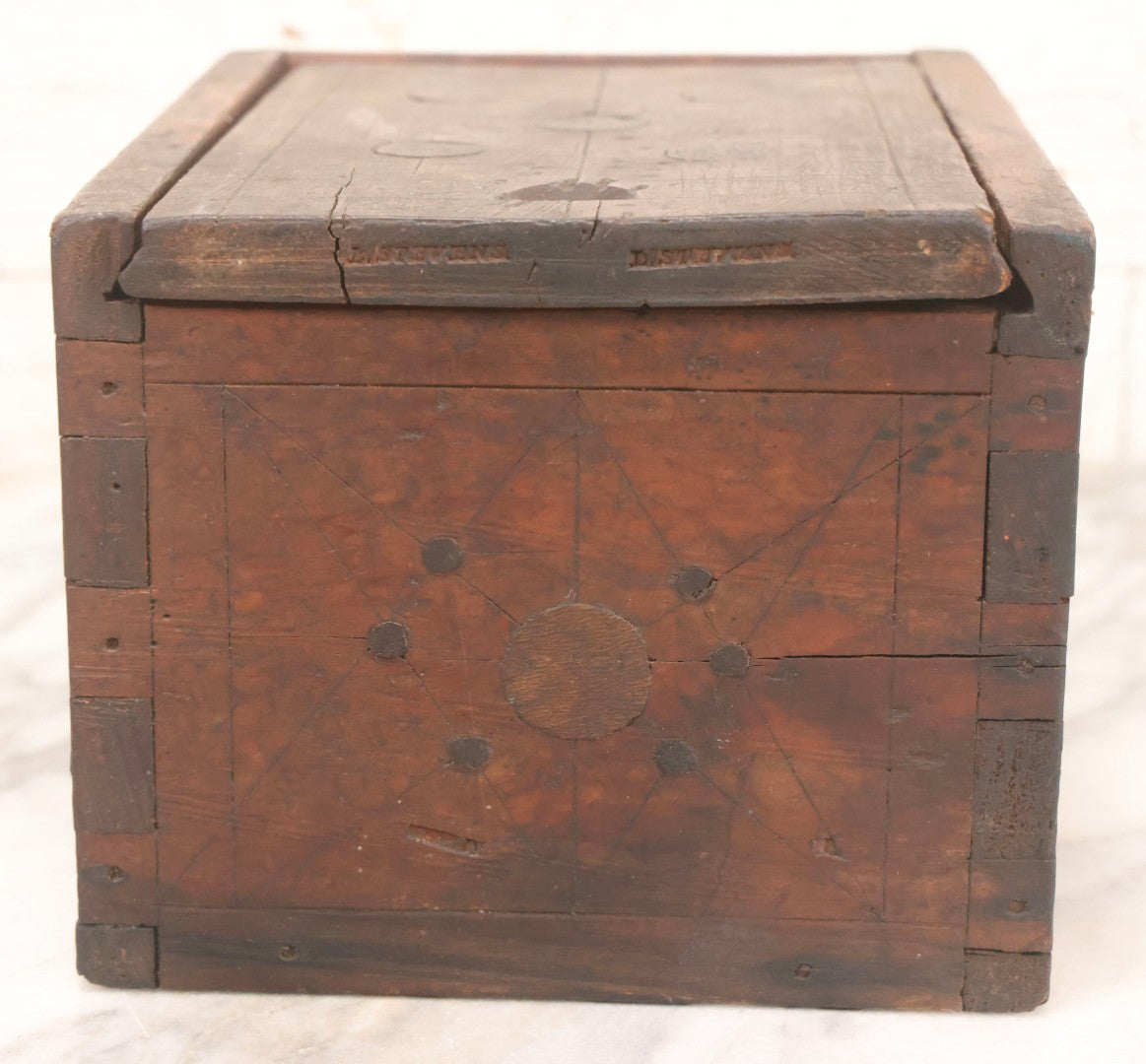 Lot 008 - Antique Handmade Folk Art Dovetailed Wood Box With Sliding Lid And Compass Star Inlay Design, 5-1/4" H