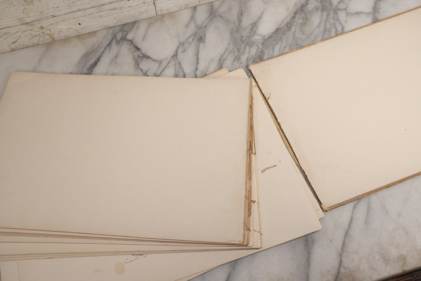 Lot 033 - “Pictures Of People” Antique Illustrated Book By Charles Dana Gibson, Published By R.H. Russell & Son, New York, And John Lane, London, 1906, Note Poor Condition, Craft Grade