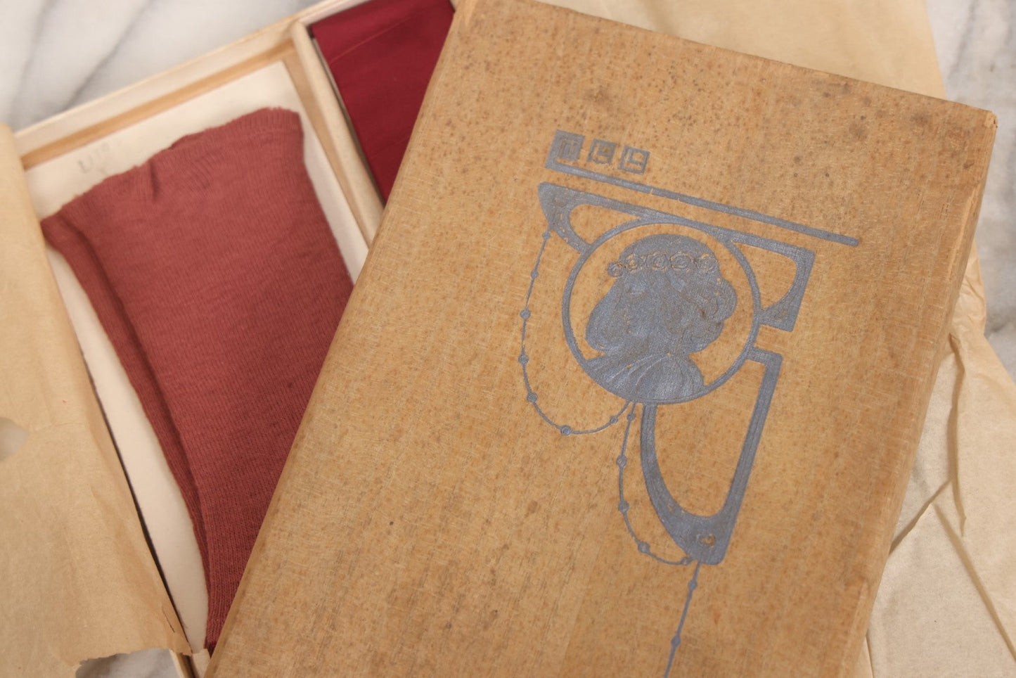 Lot 055 - Antique Art Nouveau Woman's Hosiery Or Lingerie Presentation Box With Original Tissue And Contents