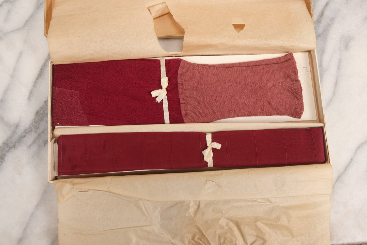 Lot 055 - Antique Art Nouveau Woman's Hosiery Or Lingerie Presentation Box With Original Tissue And Contents