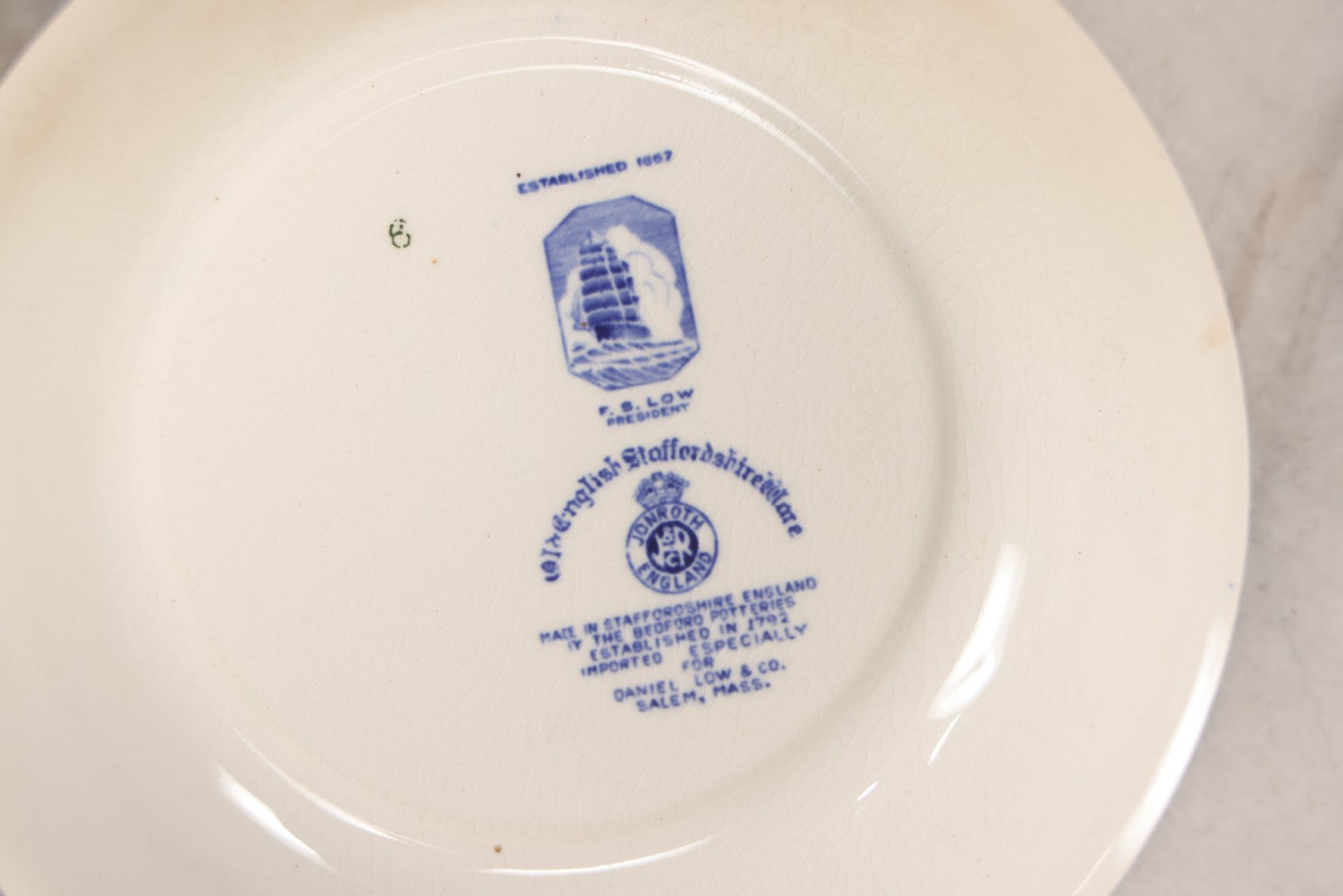 Lot 076 - Vintage Daniel Low & Co. “House Of Seven Gables, Salem, Mass.” Blue Transferware Souvenir Plate By J. Roth, Staffordshire, England, 7-1/4" Diameter