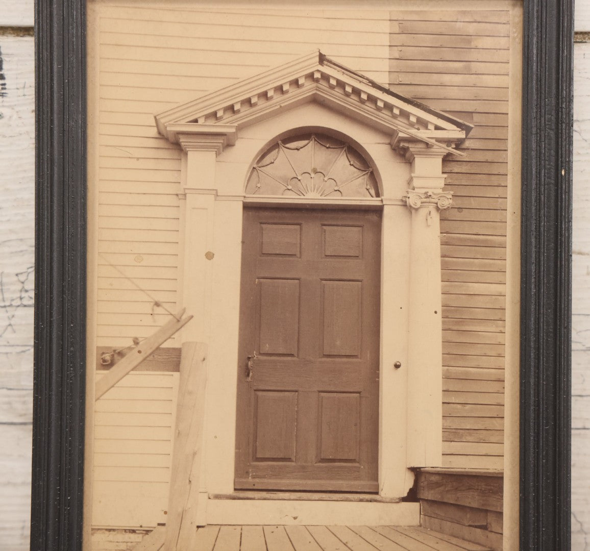 Lot 077 - Antique Photograph Of The Doorway Of 118 Derby Street, Salem, Massachusetts, Photographed By Moulton-Erickson Photo Co., Published By Frank Cousins' Bee-Hive, In Vintage Double-Glass Frame, 8-1/8" x 10-1/8"