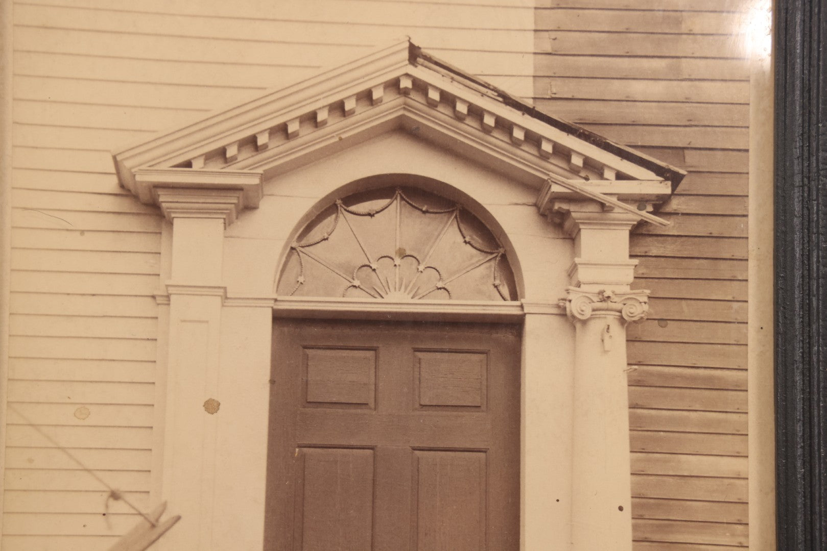 Lot 077 - Antique Photograph Of The Doorway Of 118 Derby Street, Salem, Massachusetts, Photographed By Moulton-Erickson Photo Co., Published By Frank Cousins' Bee-Hive, In Vintage Double-Glass Frame, 8-1/8" x 10-1/8"