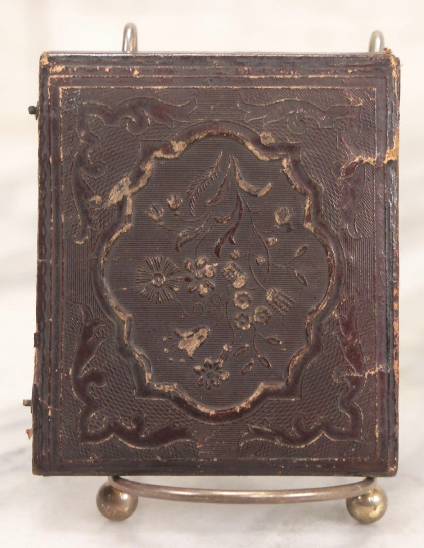 Lot 121 - Antique 1/6th Plate Tinted Daguerreotype Photograph Of Two Young Girls In Half Leatherette Union Case