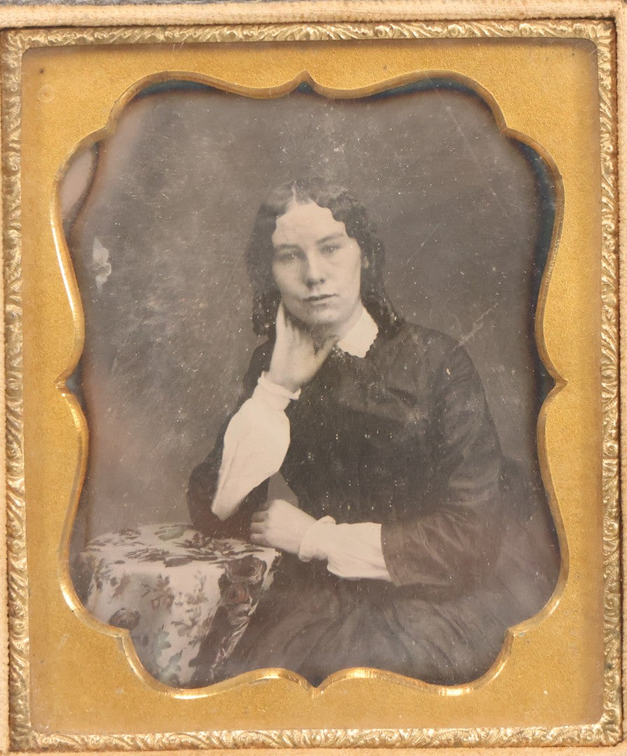 Lot 123 - Antique 1/6th Plate Daguerreotype Photograph Of Young Woman With Curly Dark Hair Resting Head On Hand In Full Split Leatherette Union Case
