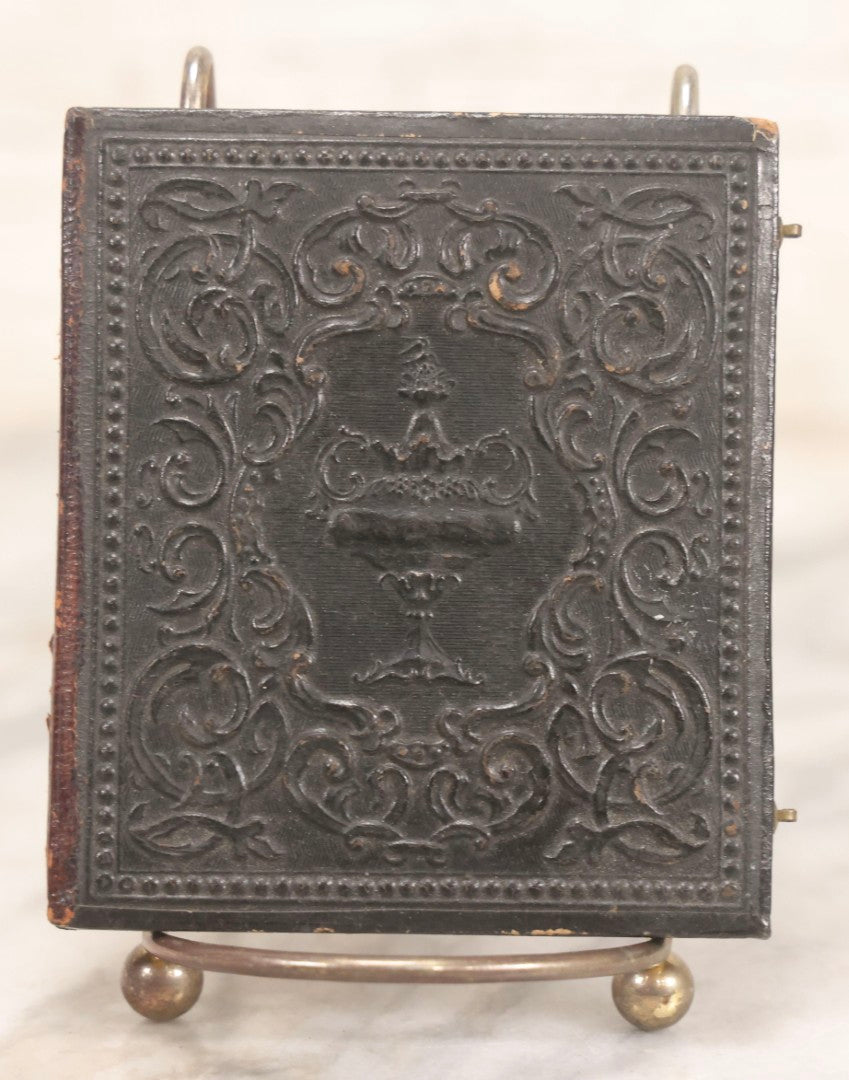 Lot 123 - Antique 1/6th Plate Daguerreotype Photograph Of Young Woman With Curly Dark Hair Resting Head On Hand In Full Split Leatherette Union Case