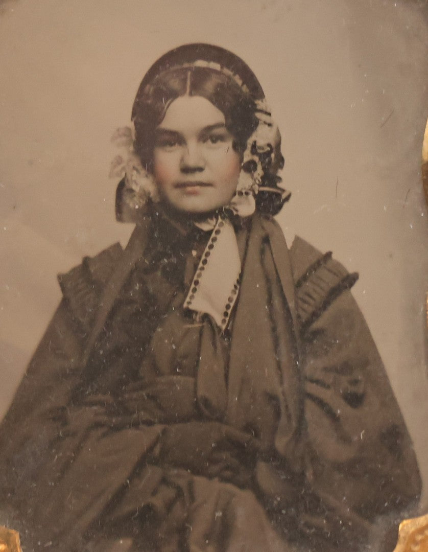 Lot 126 - Antique 1/9th Plate Ambrotype Photograph Of Young Woman Wearing Bonnet And Shawl, In Full Leatherette Union Case
