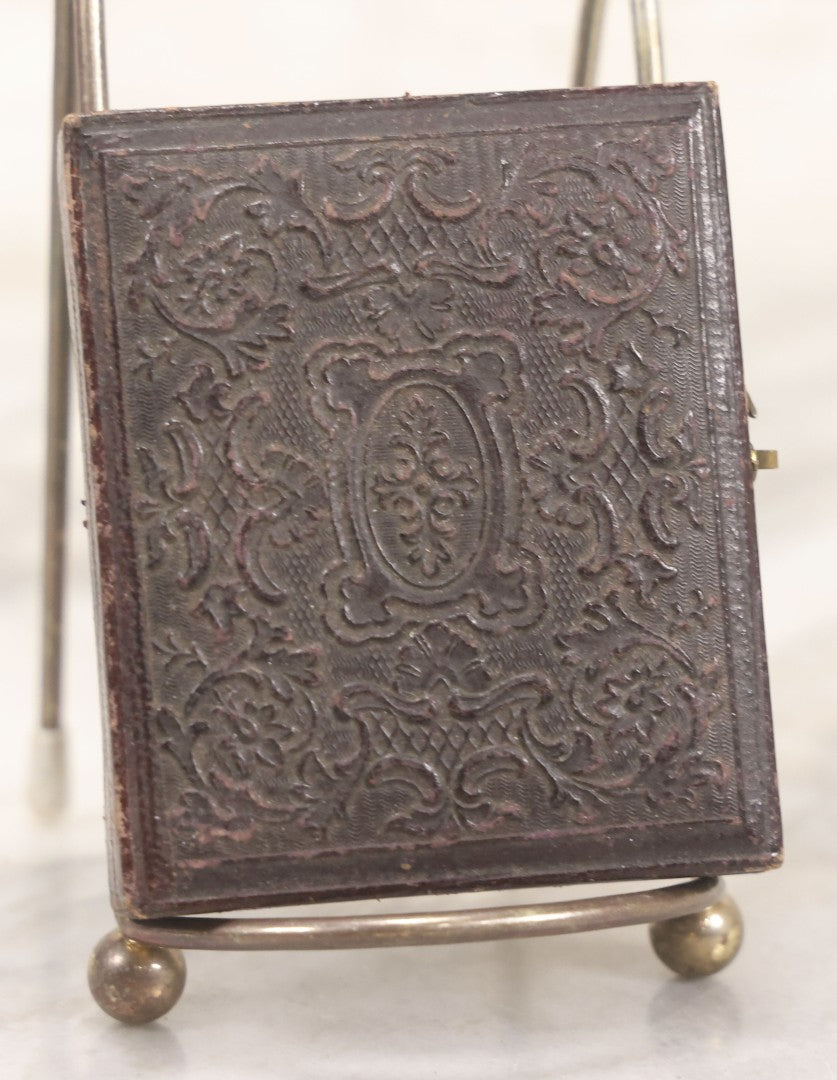 Lot 126 - Antique 1/9th Plate Ambrotype Photograph Of Young Woman Wearing Bonnet And Shawl, In Full Leatherette Union Case