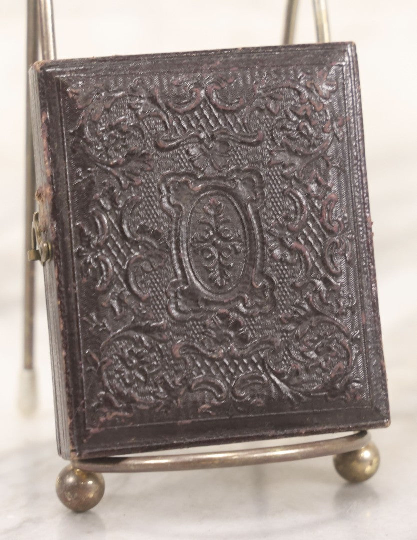 Lot 126 - Antique 1/9th Plate Ambrotype Photograph Of Young Woman Wearing Bonnet And Shawl, In Full Leatherette Union Case