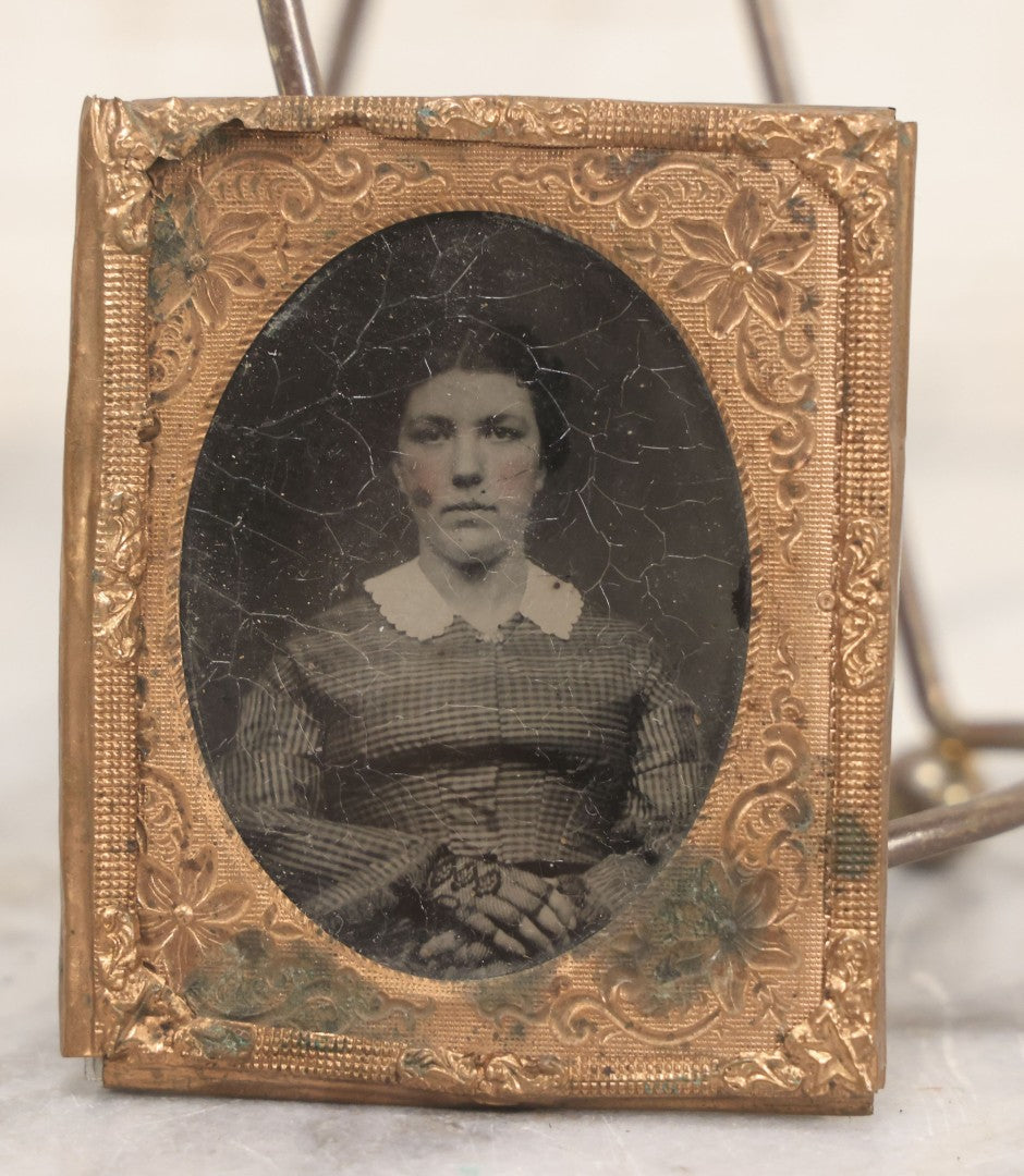 Lot 134 - Grouping Of Eight Antique Photographs Including Daguerreotype, Ambrotypes, Ruby Ambrotypes, And Tintypes, Depicting Men, Women, And Children