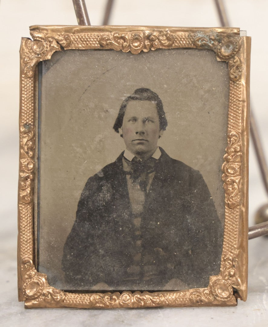Lot 134 - Grouping Of Eight Antique Photographs Including Daguerreotype, Ambrotypes, Ruby Ambrotypes, And Tintypes, Depicting Men, Women, And Children