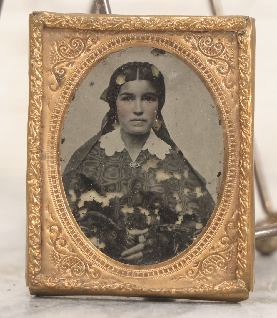 Lot 134 - Grouping Of Eight Antique Photographs Including Daguerreotype, Ambrotypes, Ruby Ambrotypes, And Tintypes, Depicting Men, Women, And Children
