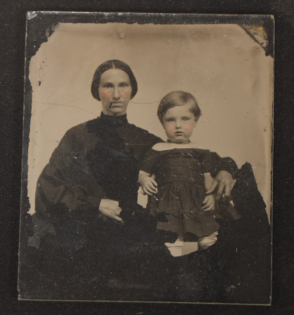 Lot 134 - Grouping Of Eight Antique Photographs Including Daguerreotype, Ambrotypes, Ruby Ambrotypes, And Tintypes, Depicting Men, Women, And Children