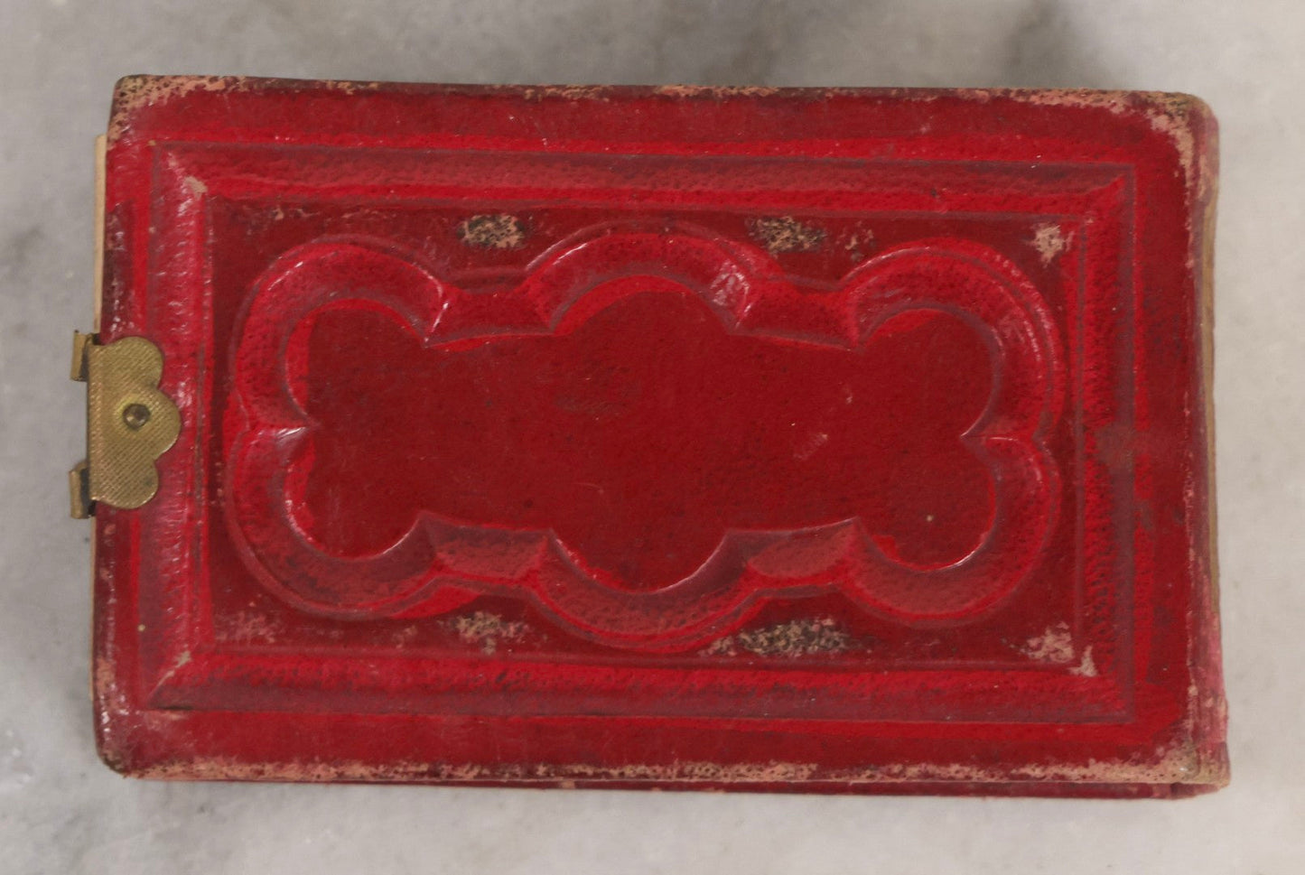 Lot 141 - Antique Gem Tintype Album With 26 Gem Tintype Photographs Including Man In Uniform, Note Binding In Poor Condition