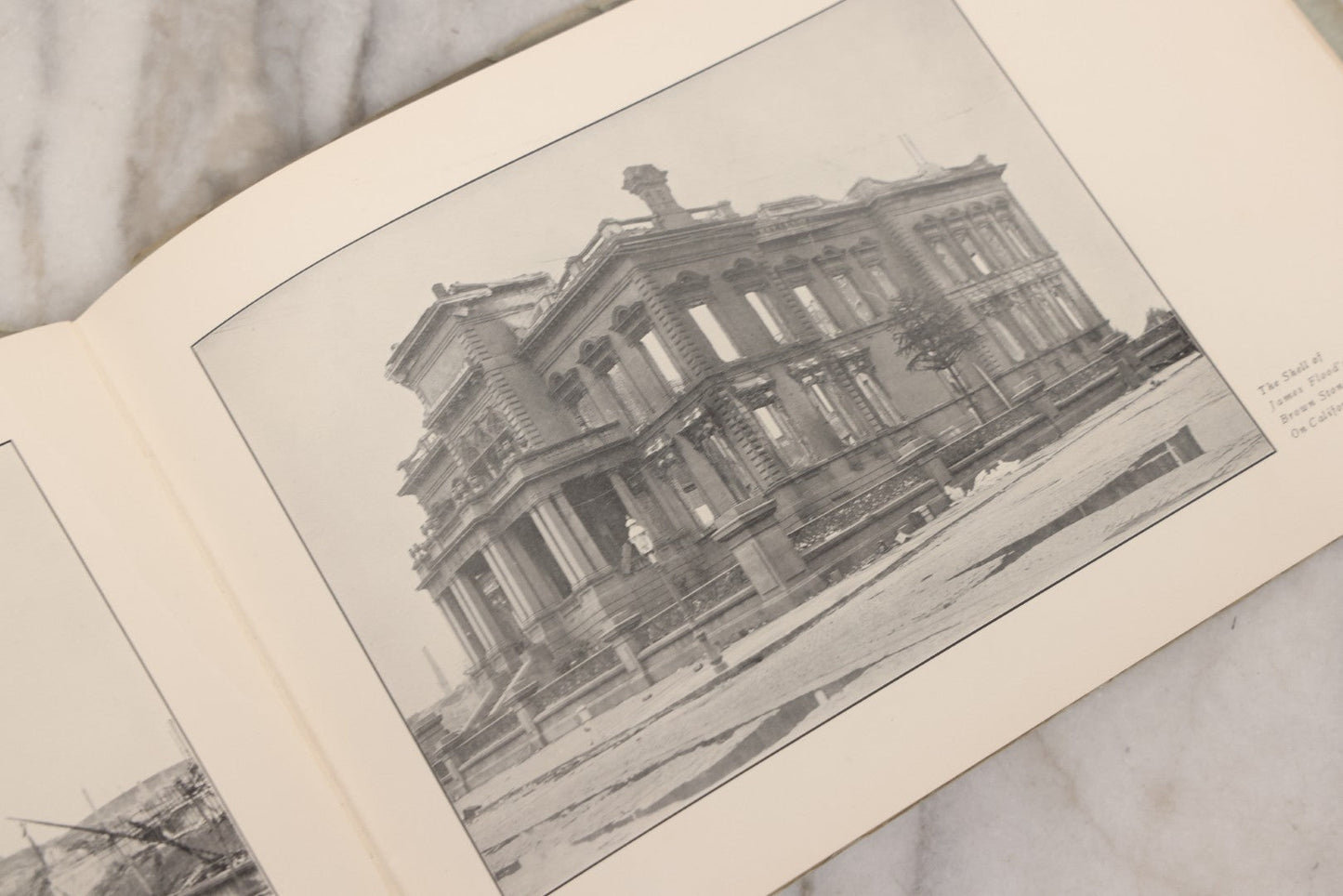 Lot 165 - "The Old San Francisco And New" Antique Earthquake And Fire Photo Booklet Published By Souvenir Book Company, Los Angeles, California, 1906