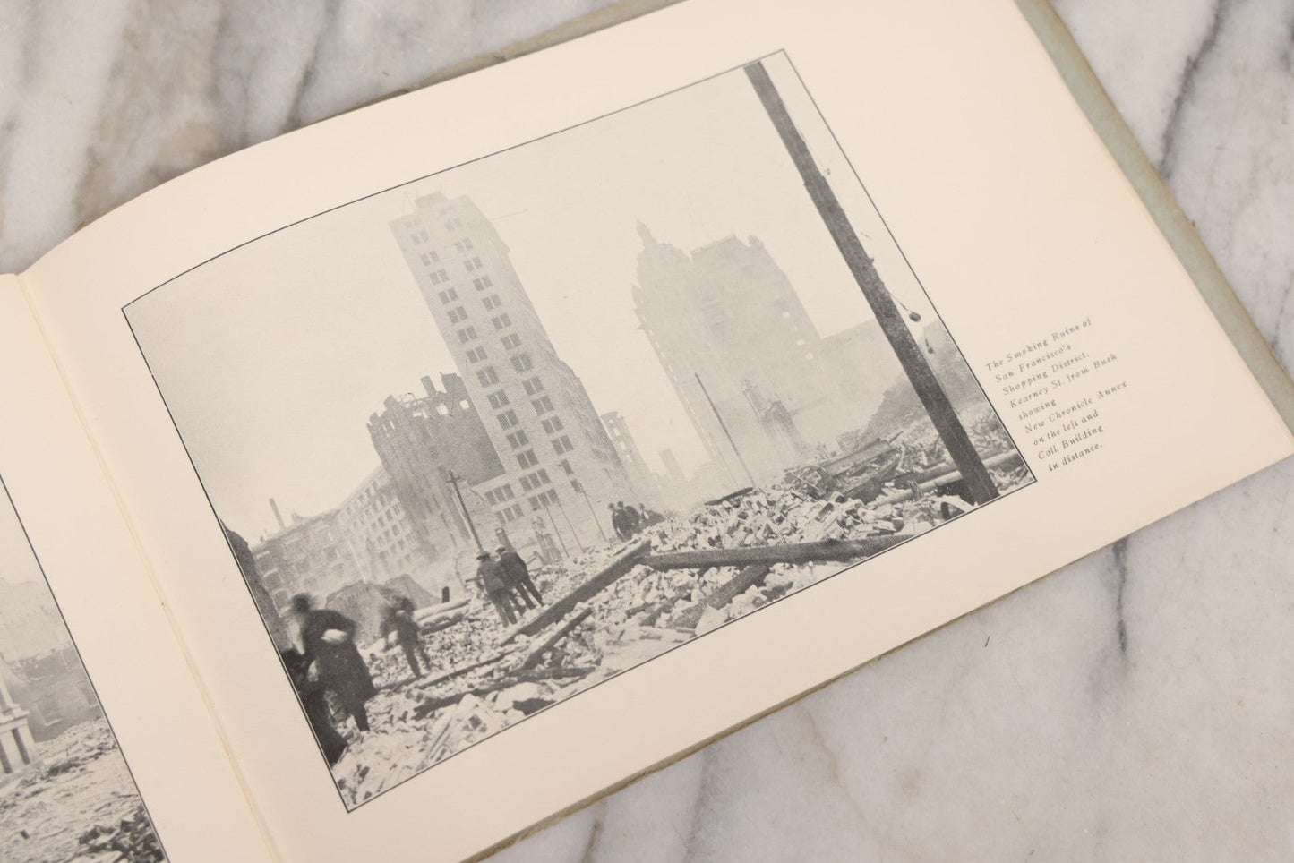 Lot 165 - "The Old San Francisco And New" Antique Earthquake And Fire Photo Booklet Published By Souvenir Book Company, Los Angeles, California, 1906