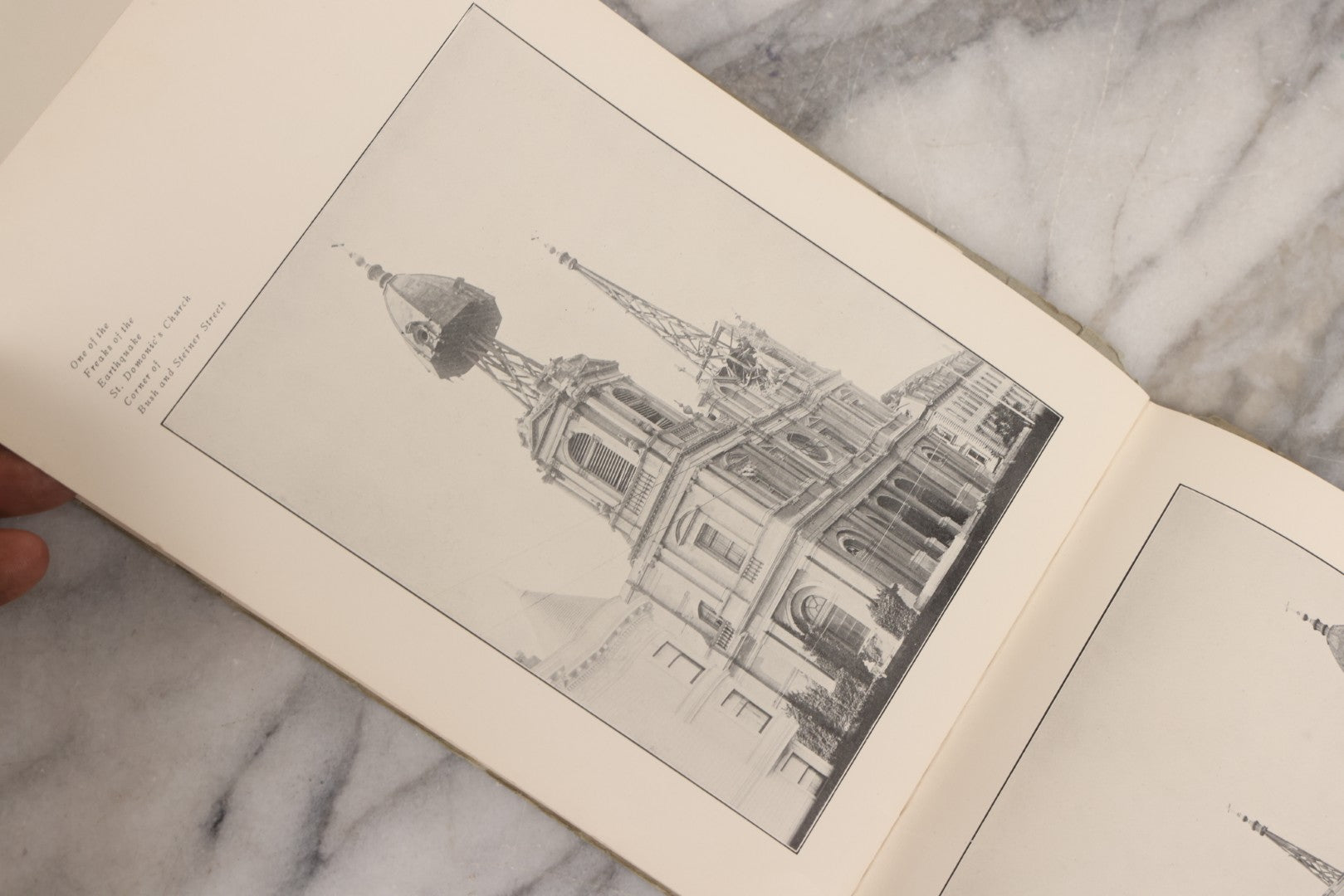 Lot 165 - "The Old San Francisco And New" Antique Earthquake And Fire Photo Booklet Published By Souvenir Book Company, Los Angeles, California, 1906