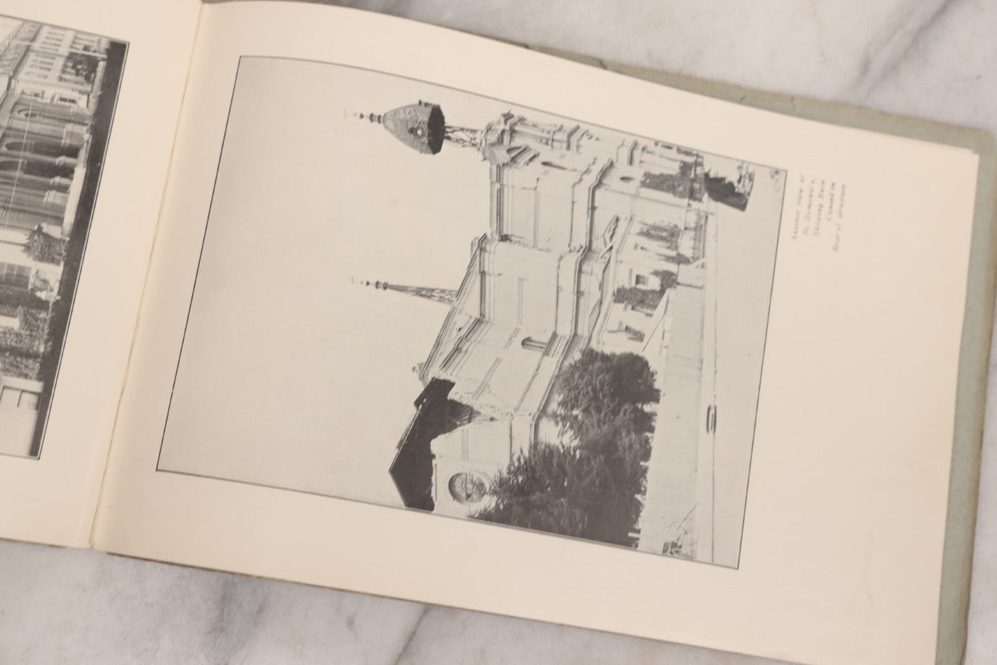 Lot 165 - "The Old San Francisco And New" Antique Earthquake And Fire Photo Booklet Published By Souvenir Book Company, Los Angeles, California, 1906