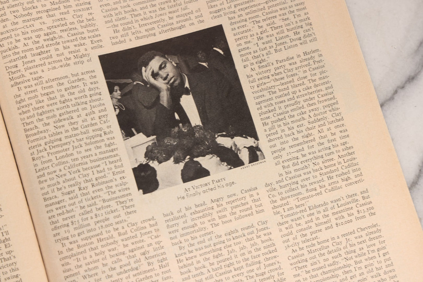 Lot 173 - Grouping Of Six Vintage Boxing And Sports Magazines Including Muhammad Ali / Cassius Clay Covers, Sports Illustrated Issues, Time Magazine, Willie Pastrano Cover, And The Ring With Frazier & Chuvalo, 1960s