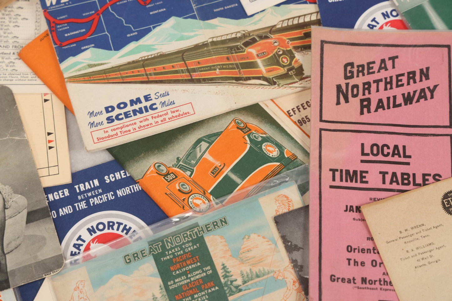 Lot 178 - Grouping Of 50+ Pieces Of Vintage Ephemera From Great Northern Railway Including Timetables, Letters, Tourism Guides, Menus, And More