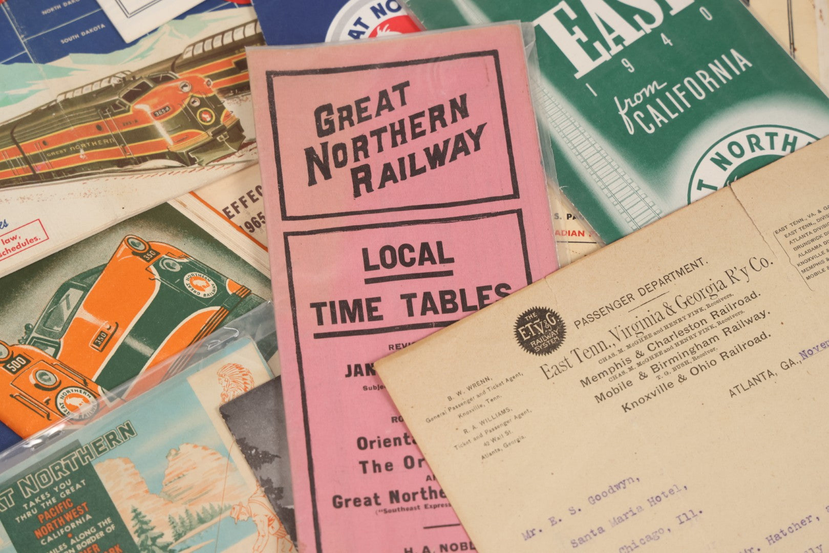 Lot 178 - Grouping Of 50+ Pieces Of Vintage Ephemera From Great Northern Railway Including Timetables, Letters, Tourism Guides, Menus, And More