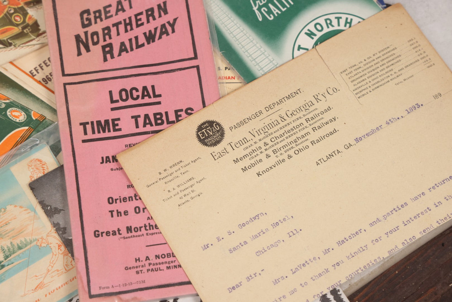 Lot 178 - Grouping Of 50+ Pieces Of Vintage Ephemera From Great Northern Railway Including Timetables, Letters, Tourism Guides, Menus, And More