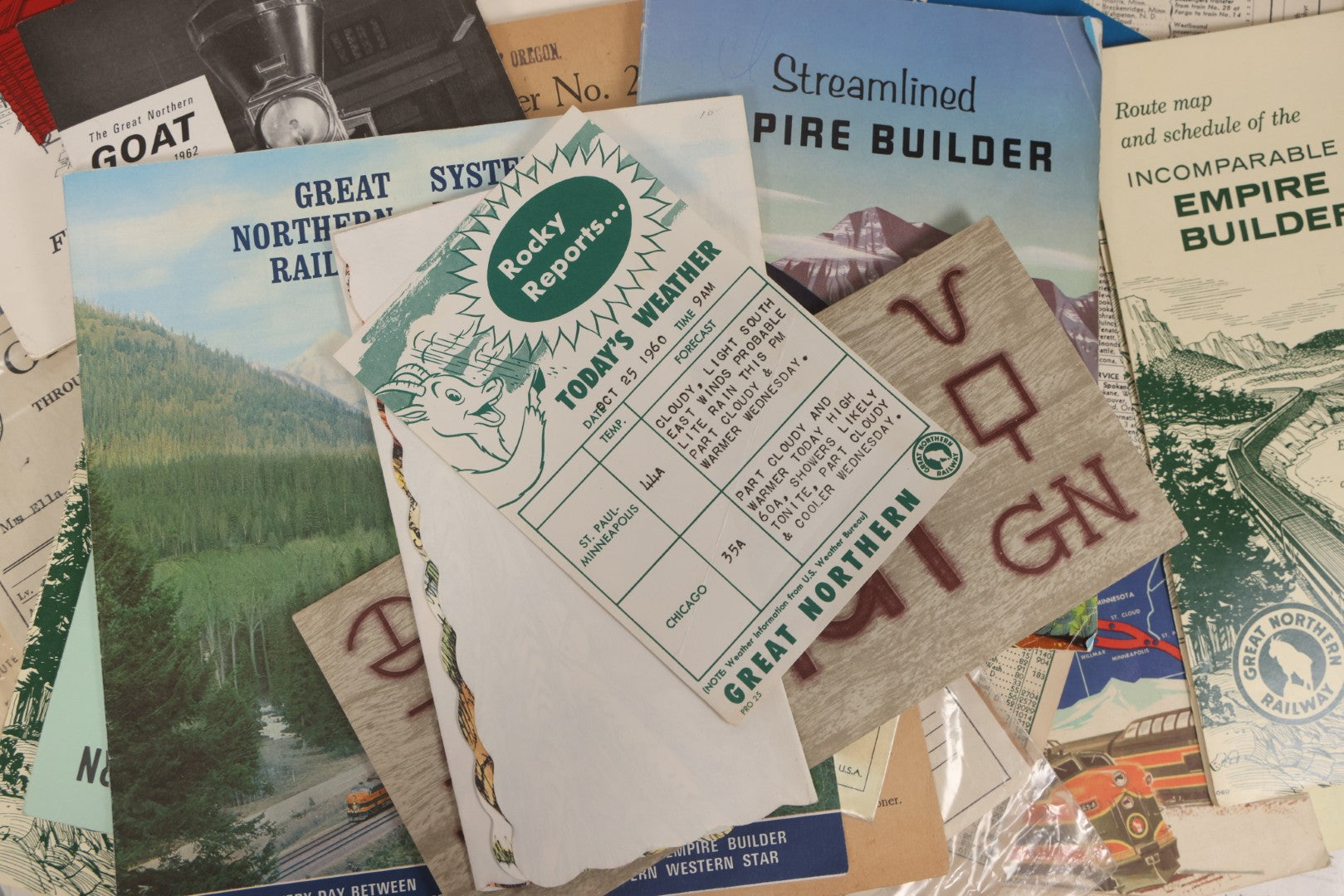 Lot 178 - Grouping Of 50+ Pieces Of Vintage Ephemera From Great Northern Railway Including Timetables, Letters, Tourism Guides, Menus, And More