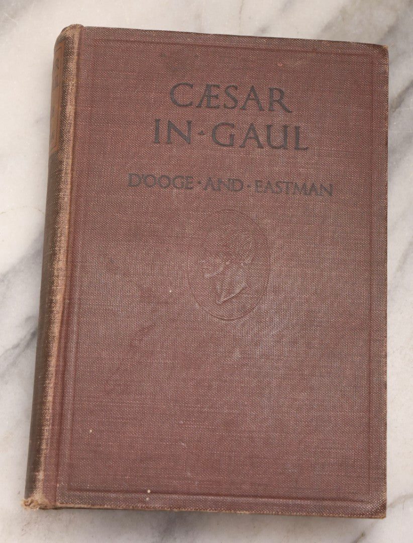 Lot 189 - "Caesar In Gaul And Selections From The Third Book Of The Civil War" Antique Illustrated Latin Language Textbook By Benjamin L. D'Ooge And Frederick C. Eastman, Published By Ginn And Company, Boston, 1917