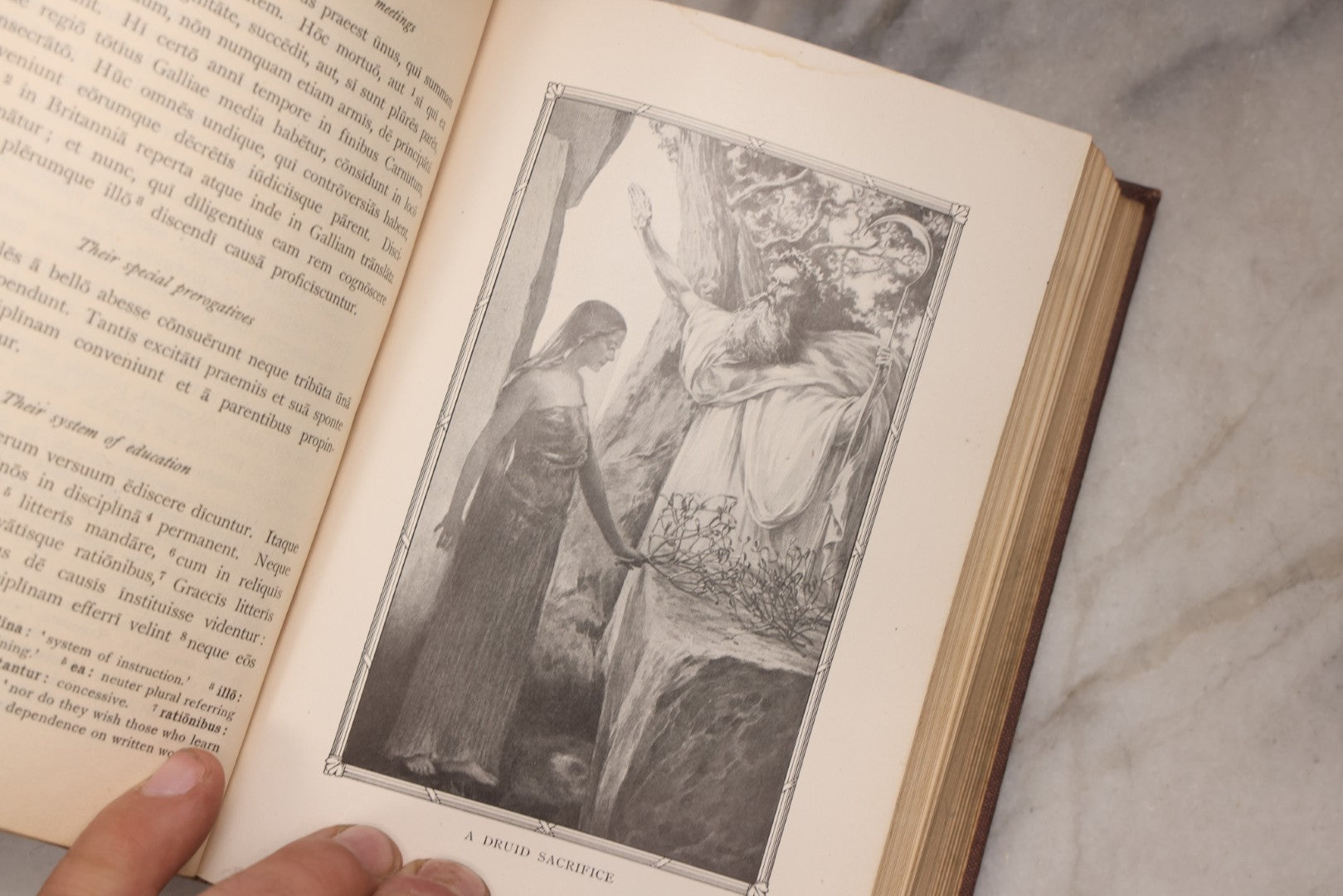 Lot 189 - "Caesar In Gaul And Selections From The Third Book Of The Civil War" Antique Illustrated Latin Language Textbook By Benjamin L. D'Ooge And Frederick C. Eastman, Published By Ginn And Company, Boston, 1917