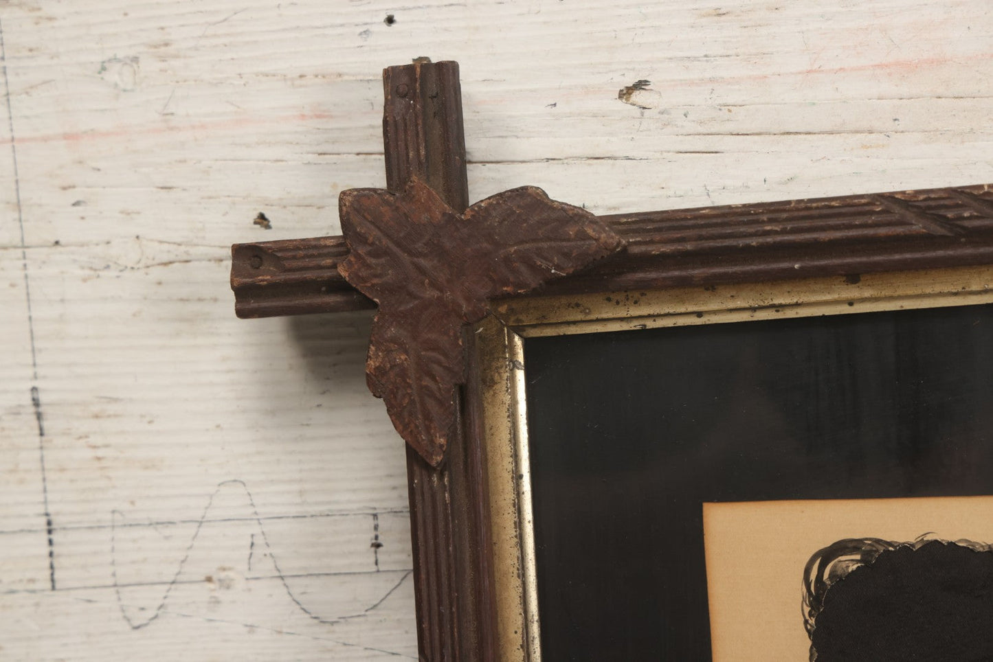 Lot 014 - Antique Hand-Cut And Hand-Painted Black Silk And Paper Silhouette Of Man In Profile With Cravat, Signed K.F. Lockwood, In Antique Wood Frame With Corner Ornaments, Circa 1850