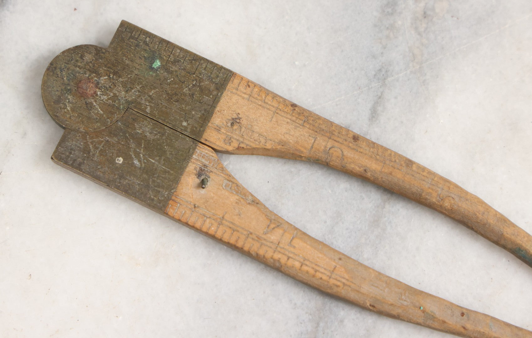 Lot 032 - Antique Make-Do Folding Stanley Ruler Converted To Caliper With Carved Pointed Wooden Ends And Brass Pivot Hardware
