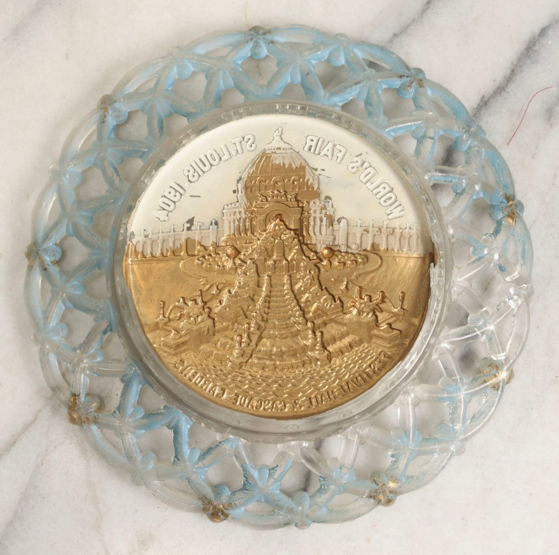 Lot 048 - Antique Goofus Glass Plate With Lattice Edge And Embossed Reverse-Painted Image Of Festival Hall And Cascade Gardens, World's Fair St. Louis 1904, With Gold- And Blue-Painted Accents