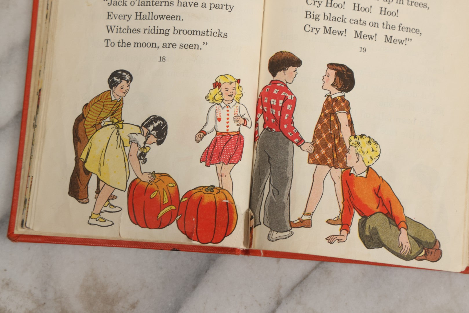Lot 068 - "Jack O'Lantern Twins" Vintage First Reader Level Halloween Book By Anne M. McCauley, Illustrated By Vera Stone Norman, Published By Lyons And Carnahan, Chicago, 1941