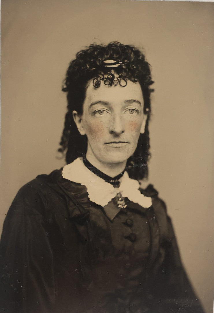 Lot 121 - Antique Half Plate Tintype Photograph Of Gaunt Woman With Rosy Cheeks And Curly Hair