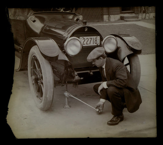 Lot 149 - Grouping Of Five Vintage Glass Plate Photographic Negatives Of Automobiles Including Broken Glass Negative Of Man Repairing Car Plus Two Film Negatives Of Same Repair Scene
