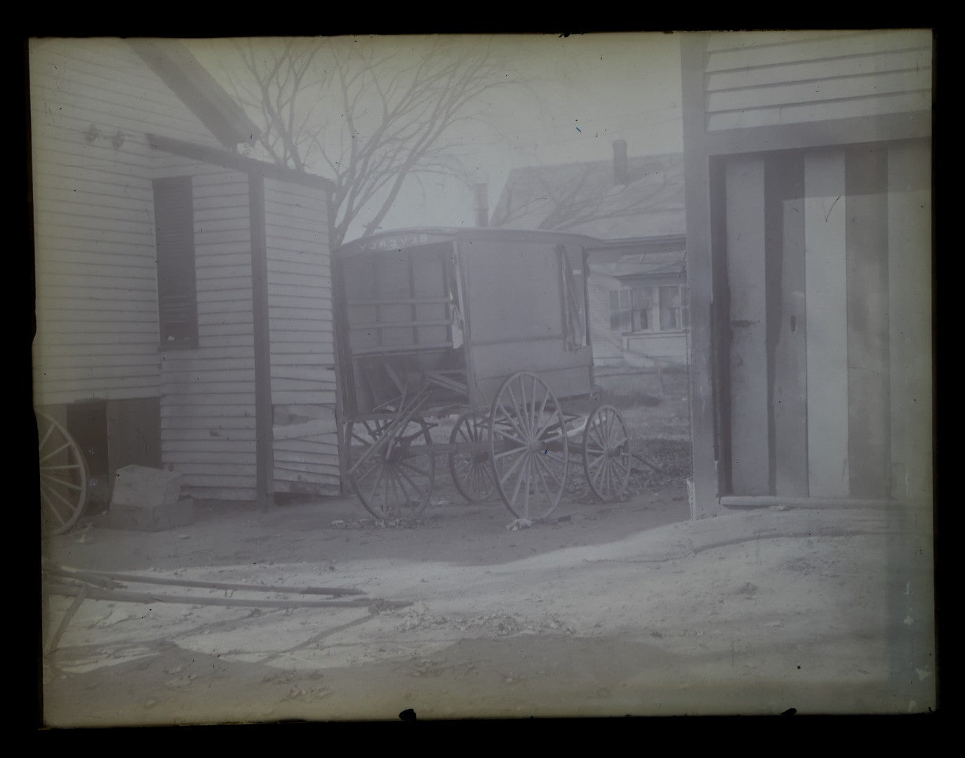 Lot 149 - Grouping Of Five Vintage Glass Plate Photographic Negatives Of Automobiles Including Broken Glass Negative Of Man Repairing Car Plus Two Film Negatives Of Same Repair Scene