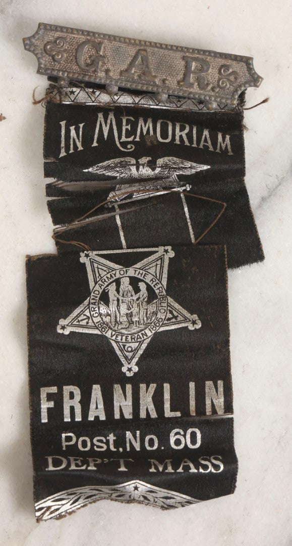 Lot 154 - Antique Box Lot In Red Schrafft's Chocolate Box With 1908 Cameo Lid Containing G.A.R. Post 60 Ribbons, Keys Of Henry G. Trask Of Yarmouth, N.S., And Grand Army Of The Republic Veteran Button