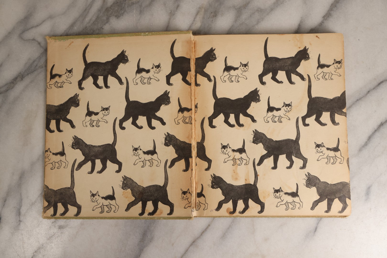 Lot 166 - "The Cat And The Kitten" Vintage Illustrated Children's Book By Berta And Elmer Hader, Published By The Macmillan Company, New York, 1940