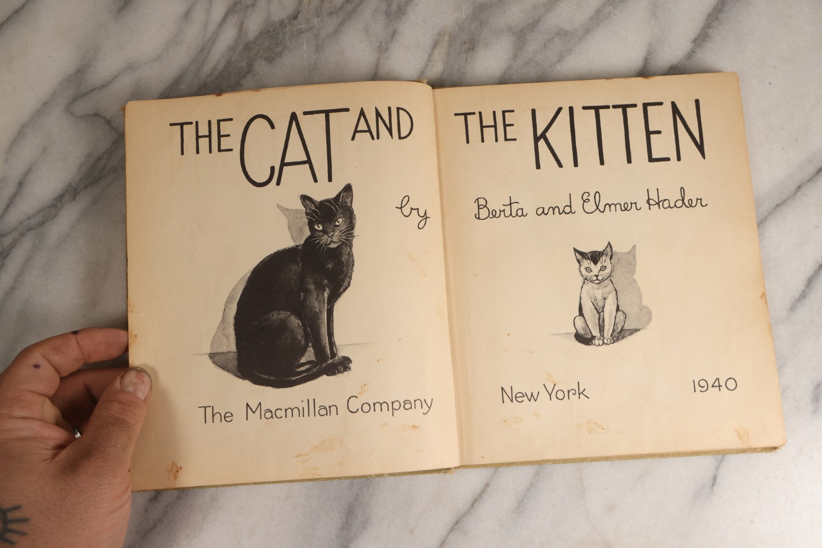 Lot 166 - "The Cat And The Kitten" Vintage Illustrated Children's Book By Berta And Elmer Hader, Published By The Macmillan Company, New York, 1940