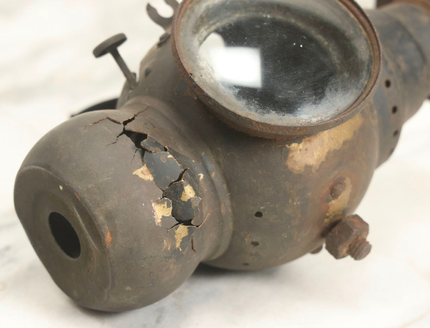 Lot 008 - Antique Yankee "B" Automotive Oil Lamp Lantern With Red And Clear Lenses, Burner, Note Base Badly Damaged, 8-1/2" H