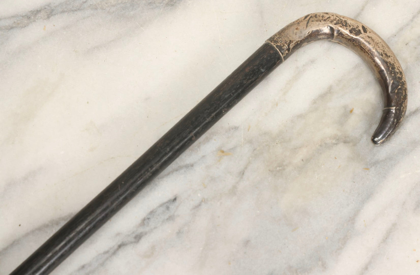 Lot 025 - Antique Black-Stained Wood Cane With Sterling Silver Handle Bearing Lion Passant Hallmark, 34-1/2" L