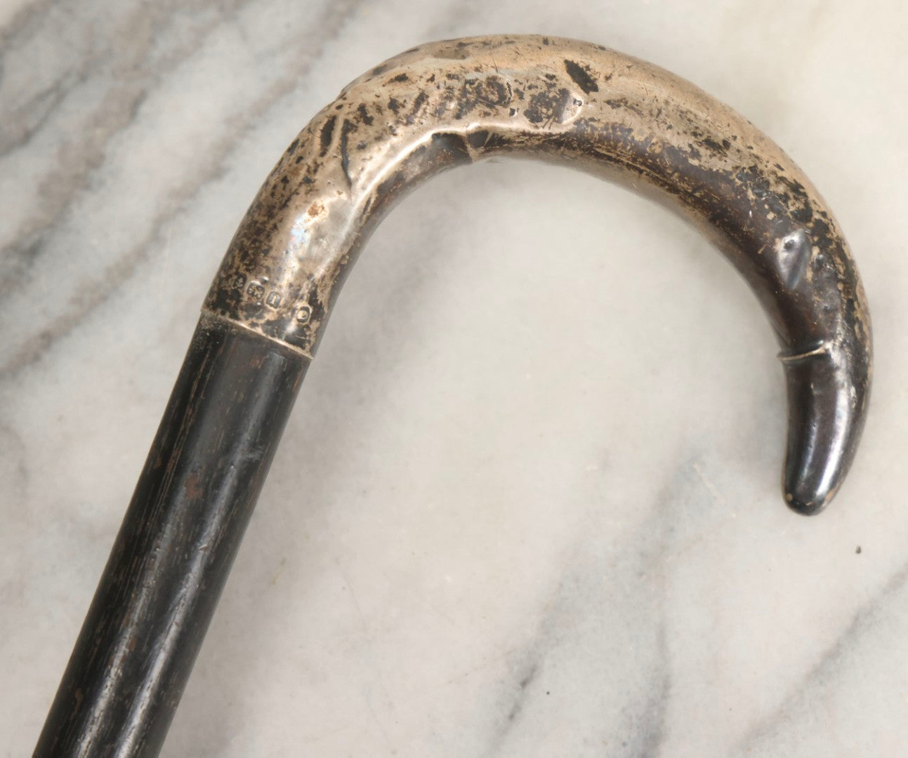 Lot 025 - Antique Black-Stained Wood Cane With Sterling Silver Handle Bearing Lion Passant Hallmark, 34-1/2" L