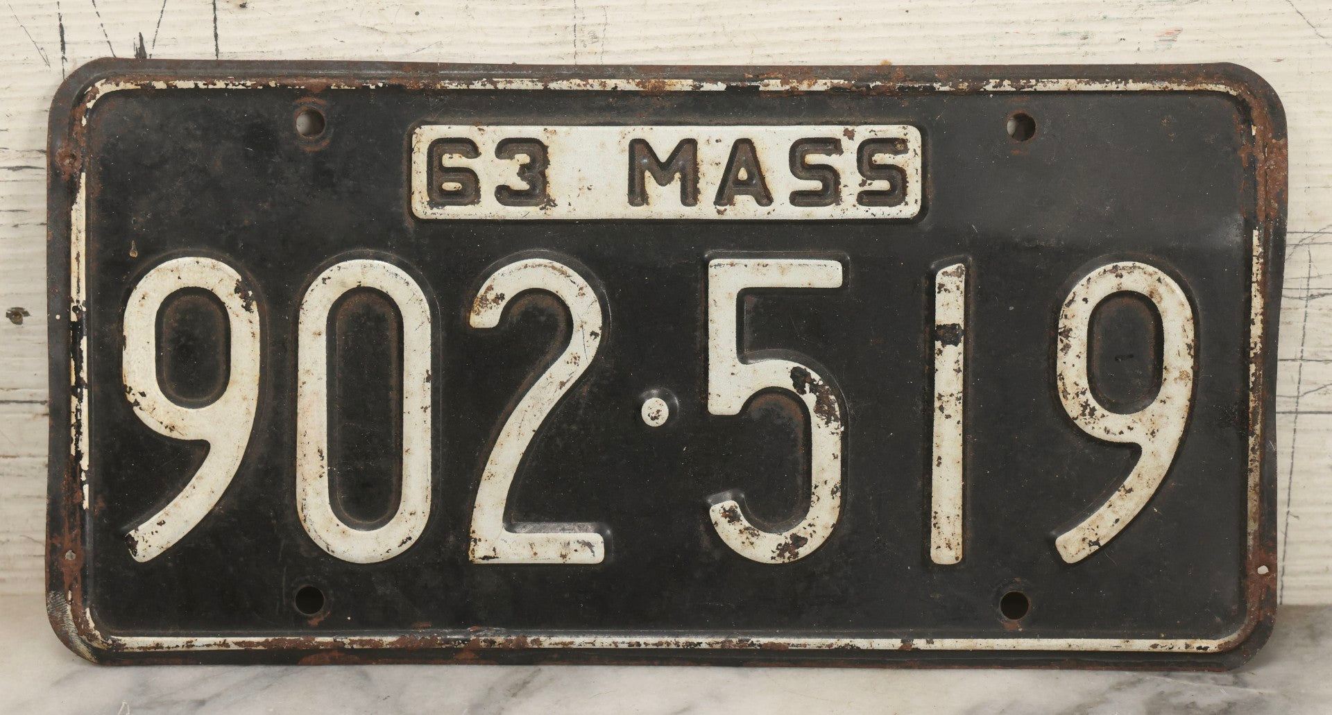 Lot 045 - Pair Of Vintage License Plates: 1965 Scenic New Hampshire And 1963 Massachusetts