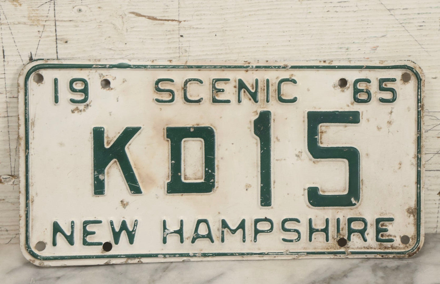 Lot 045 - Pair Of Vintage License Plates: 1965 Scenic New Hampshire And 1963 Massachusetts