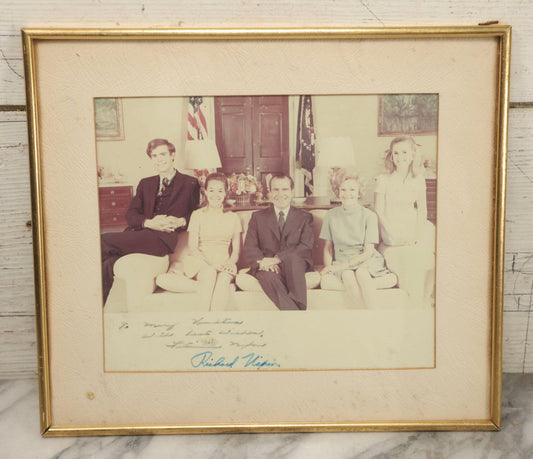 Lot 092 - Vintage Framed Photograph Of The Nixon Family, Signed And Inscribed By Patricia And Richard Nixon