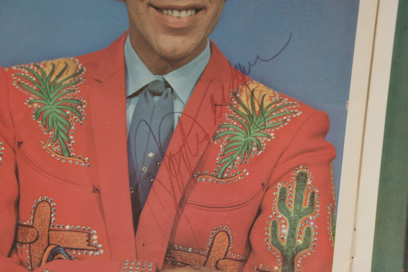 Lot 093 - Vintage “Welcome To The Porter Wagoner Show” Nashville Program With Autographs, Including Dolly Parton