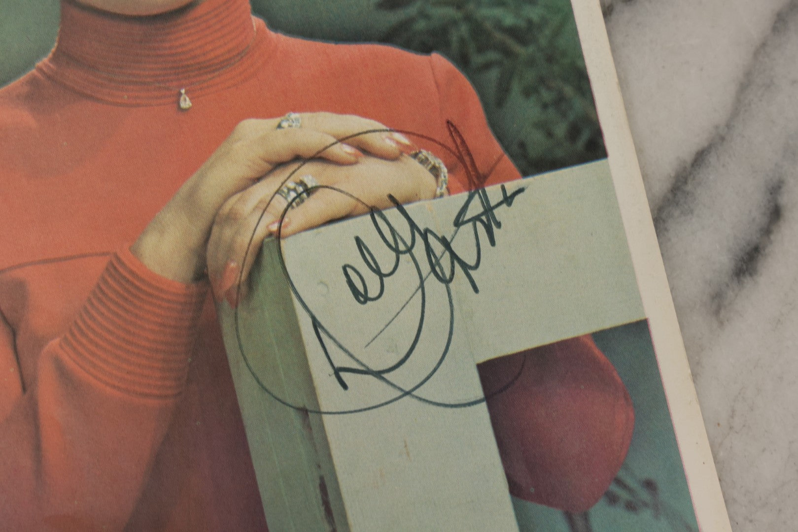 Lot 093 - Vintage “Welcome To The Porter Wagoner Show” Nashville Program With Autographs, Including Dolly Parton